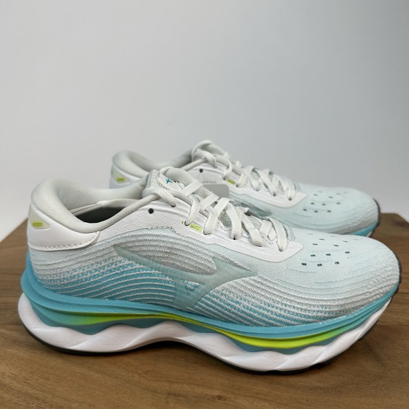 New Womens Mizuno Wave Sky‎ 5 White Running Athletic Shoes Sneakers Sz 6 M - Picture 1 of 8